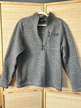 The North Face Men's Heather Gray Half-Zip Fleece Pullover